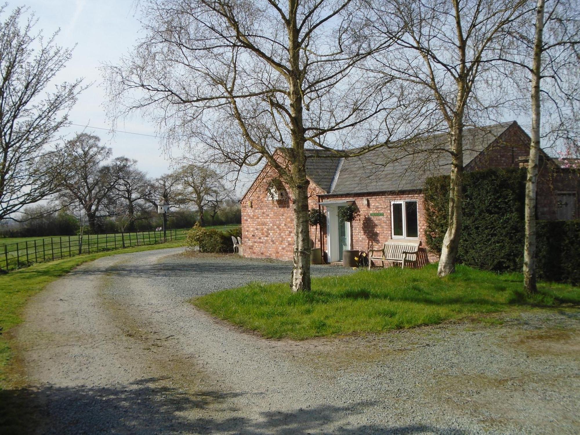 Manor Farm Egerton Bed & Breakfast Malpas  Exterior photo